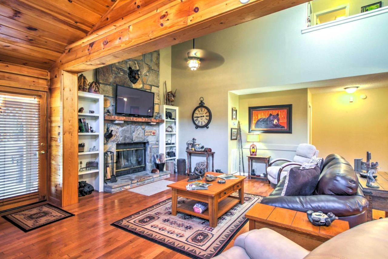 Вилла Tree Top Dream Cabin With Hot Tub In Gatlinburg! Экстерьер фото